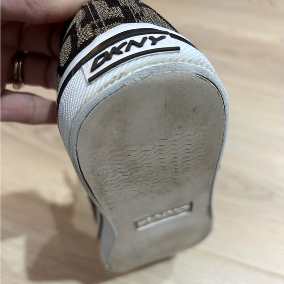 DKNY Canvas Logo Tennis Shoes Women's Size 7.5 - Picture 10 of 12